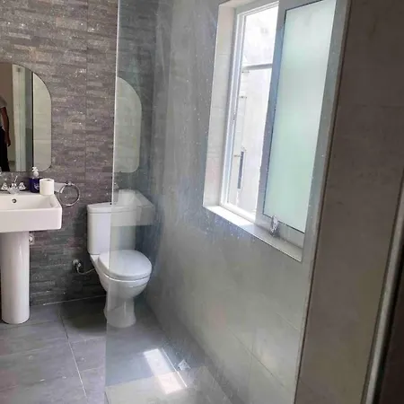 Island Breeze * Saint Julian's